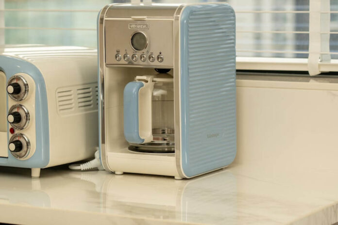 When Everyday Breakdowns Meet Reliable Expertise