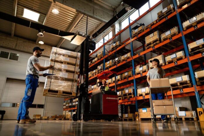 The Role of Warehousing in Contract Logistics: From Storage to Strategic Advantage