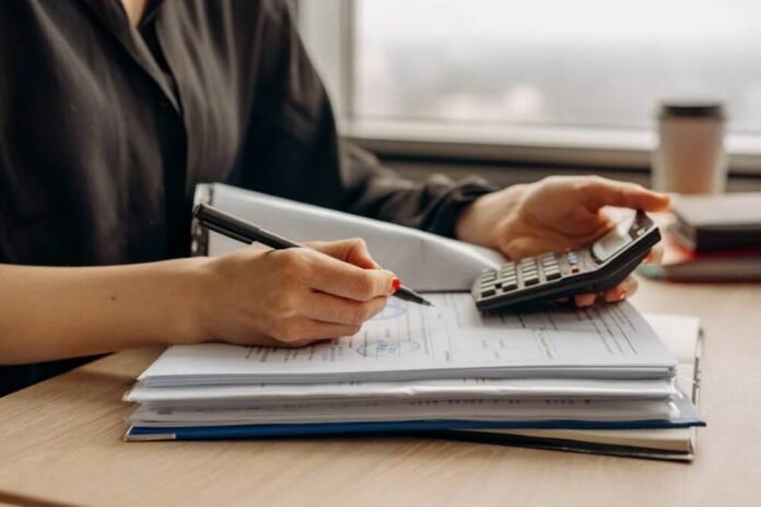 Solopreneurs and Side Hustlers: Simplifying Finances