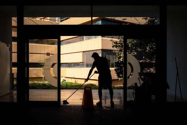 Why A Clean Workplace Is An Important Part Of Running A Successful Business